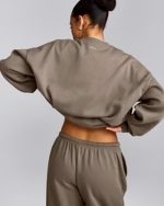 Women's Gray Cropped Hoodie & Jogger Pants Set - Image 4